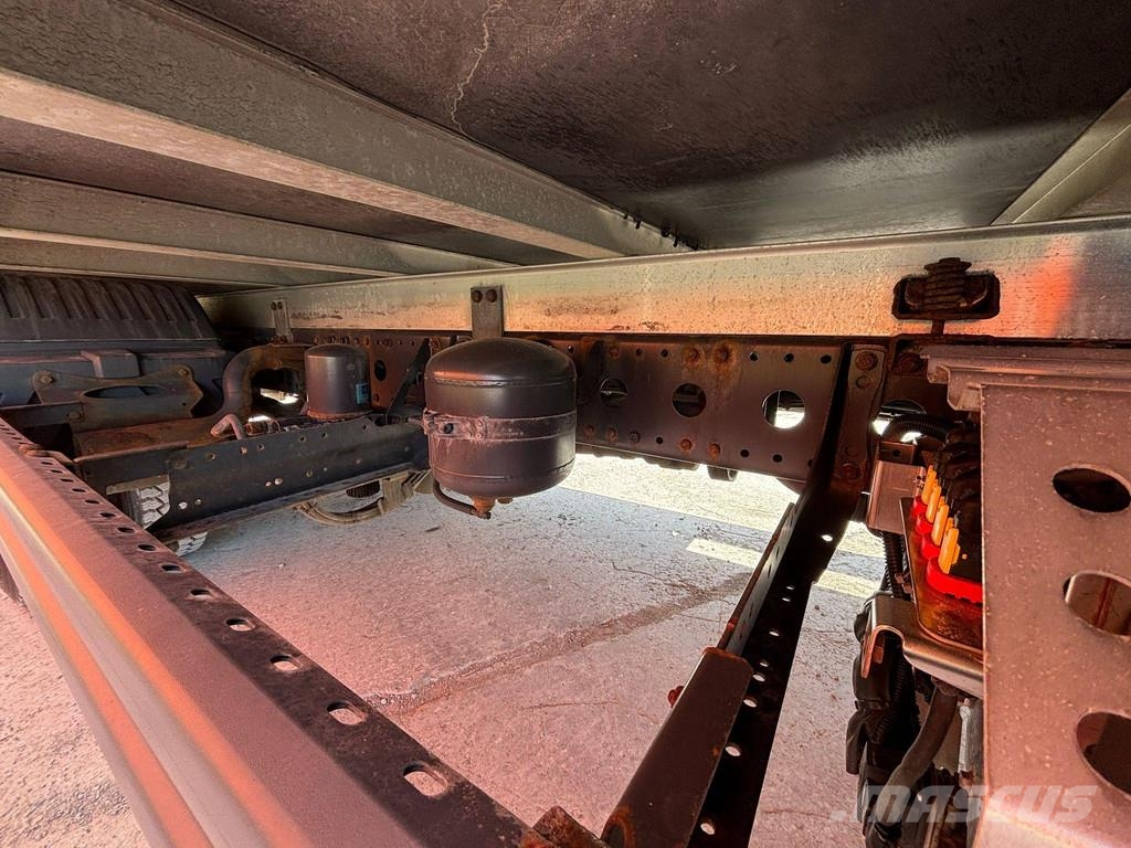 Mercedes-Benz 818 4x2 THERMOKING V600 MAX Camiones con temperatura controlada