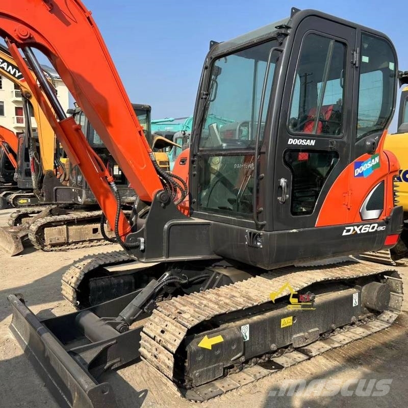 Doosan DX 60-9 C حفارات زحافة