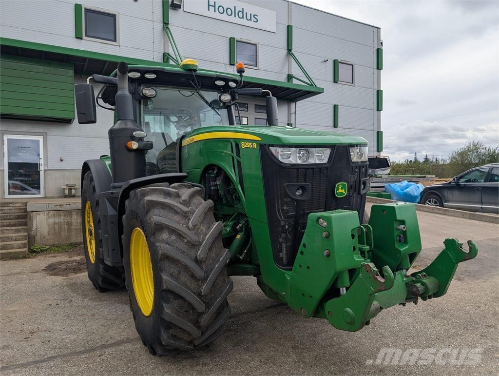 John Deere 8295R Traktori