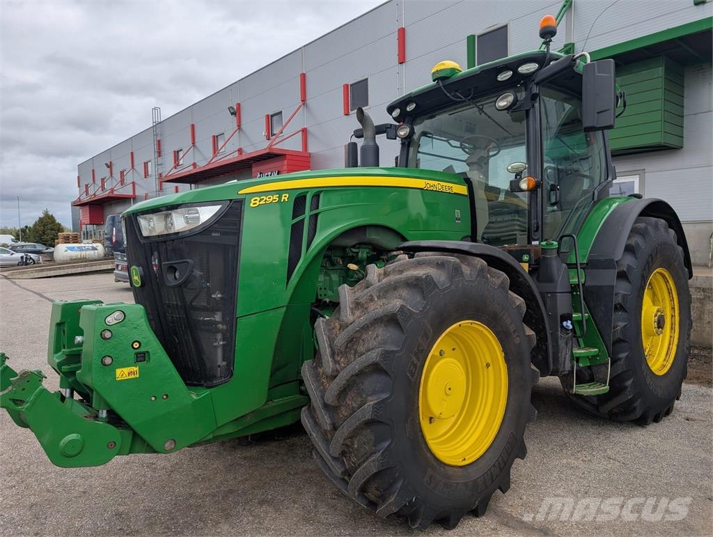John Deere 8295R Traktori