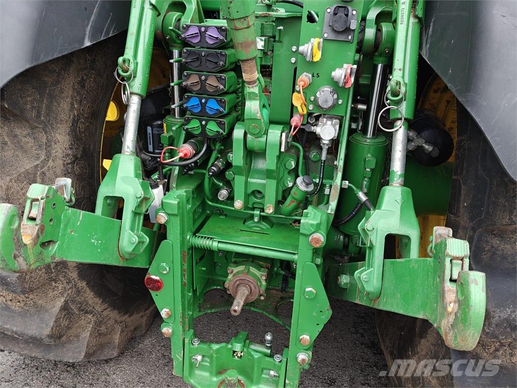 John Deere 8295R - e23 Tractoren