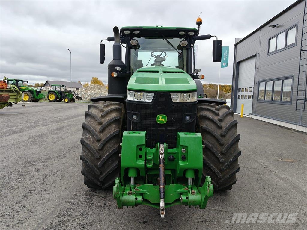 John Deere 8295R - e23 Tractoren