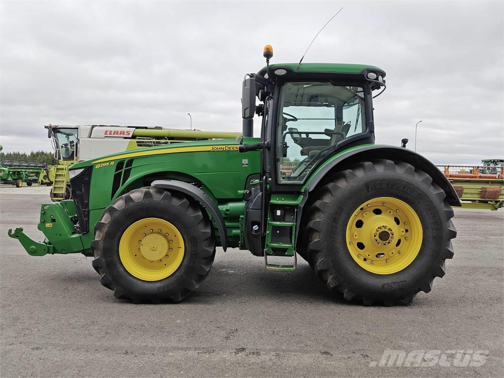 John Deere 8295R - e23 Tractoren