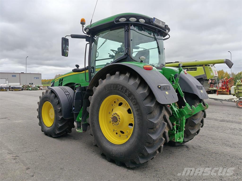 John Deere 8295R - e23 Tractoren