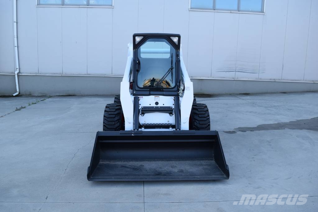 Bobcat S 300 لوادر انزلاقية التوجيه