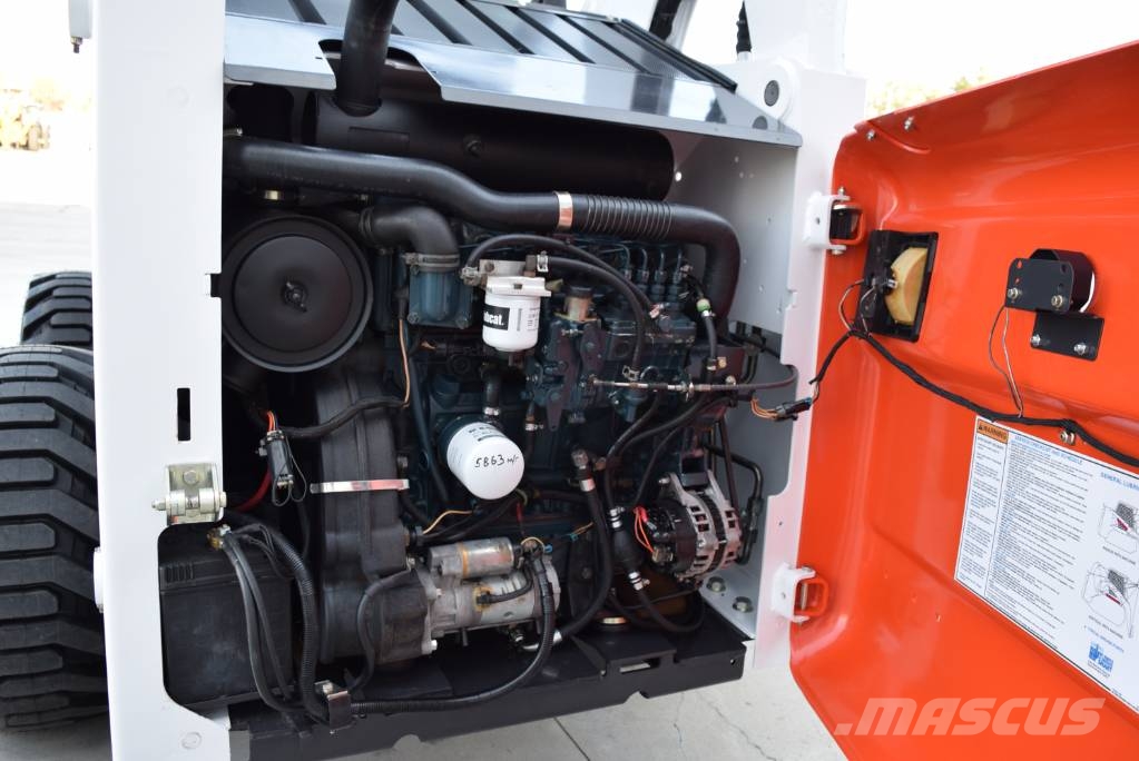 Bobcat S 300 لوادر انزلاقية التوجيه