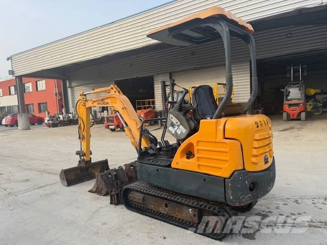 Hyundai R16-9 حفارات صغيرة أقل من 7 طن (حفارات صغيرة)