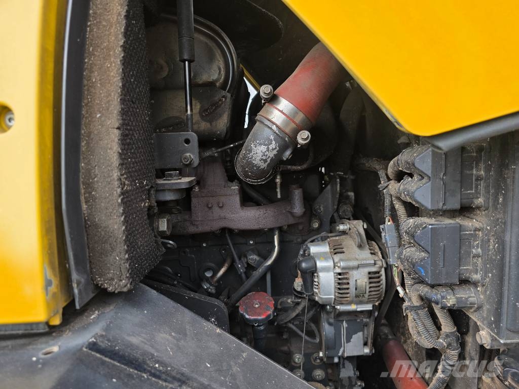 Komatsu WA100M-6 لوادر بعجل