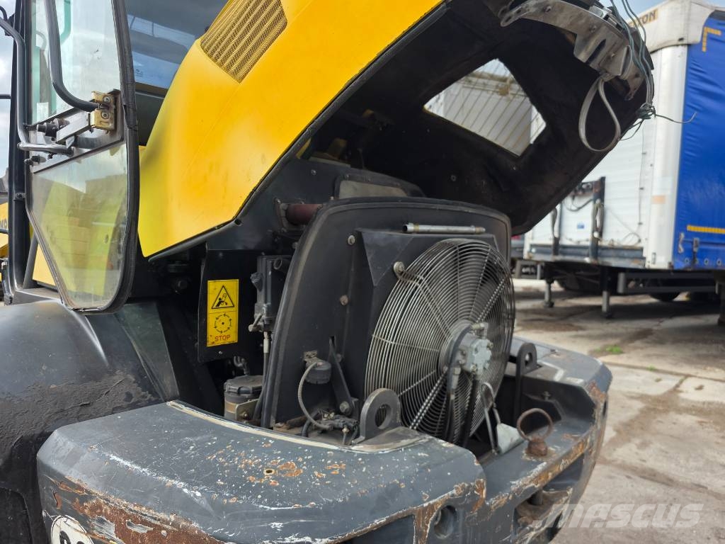Komatsu WA100M-6 لوادر بعجل