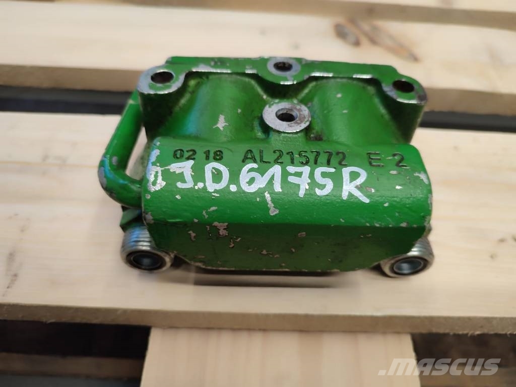 John Deere Hydraulic quick coupler AL215772 John Deere 6175R Hidraulika