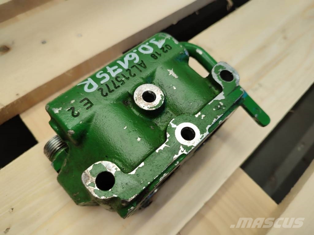 John Deere Hydraulic quick coupler AL215772 John Deere 6175R Hidraulika
