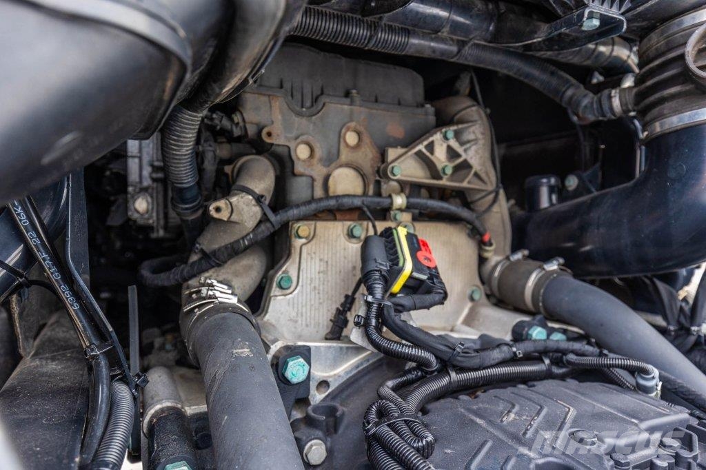 MAN TGX 18.510 BLS - INTARDER Vetopöytäautot