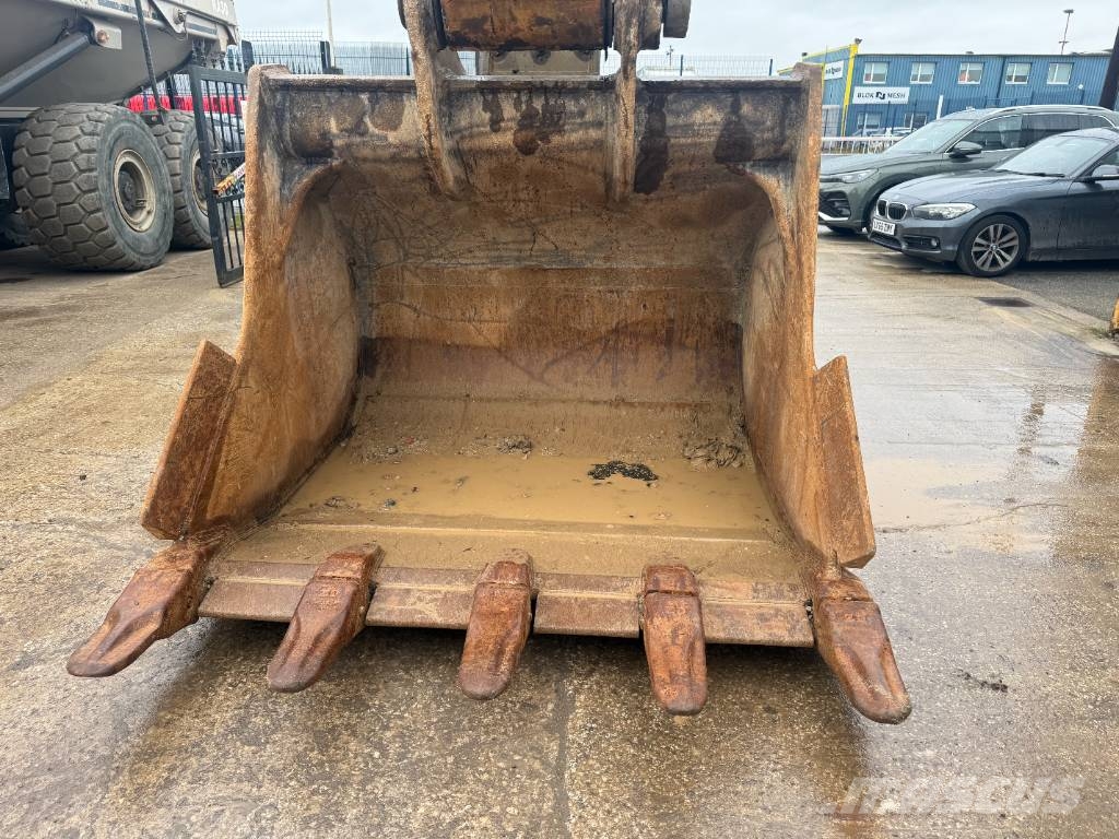 CAT 352 F Bagri goseničarji