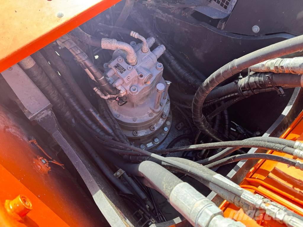 Hitachi ZX 350 LC-6 حفارات زحافة