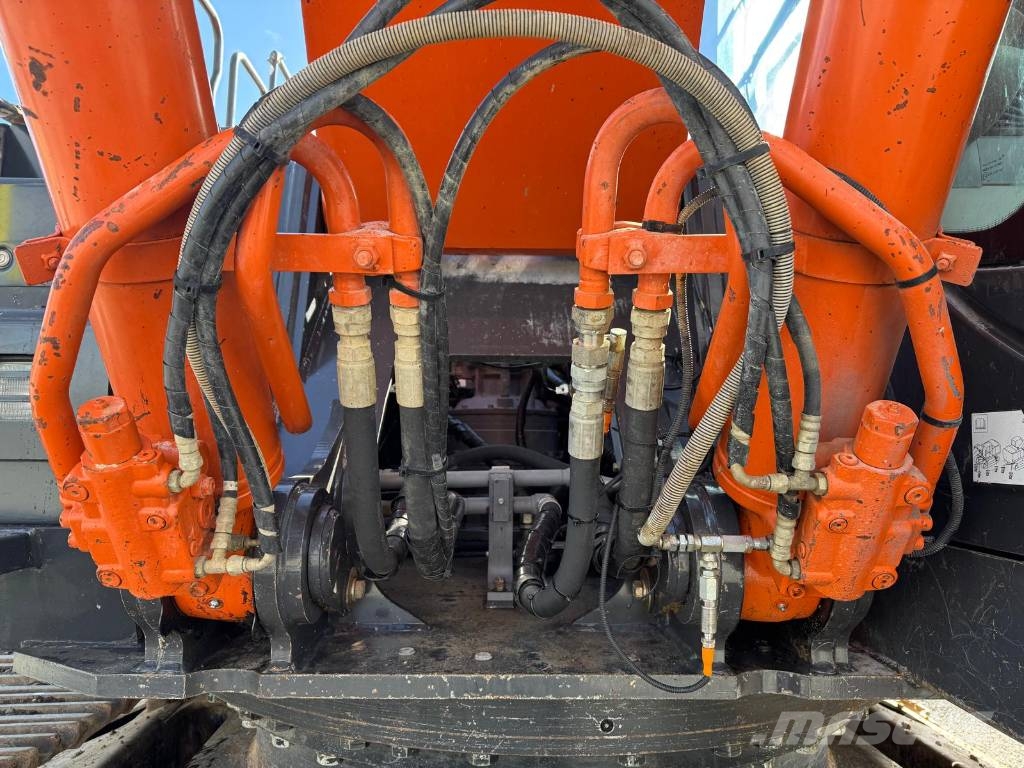 Hitachi ZX 350 LC-6 حفارات زحافة