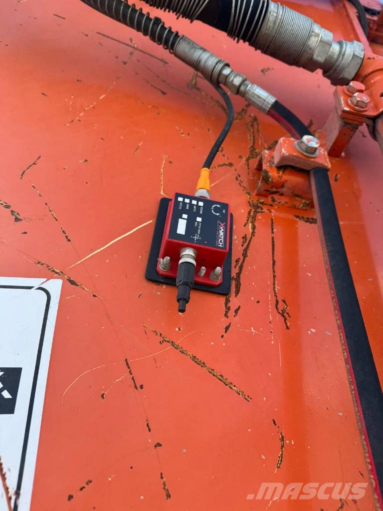 Hitachi ZX 350 LC-6 حفارات زحافة