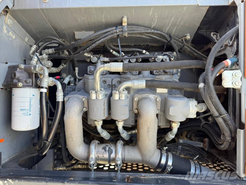 Hitachi ZX 350 LC-6 حفارات زحافة