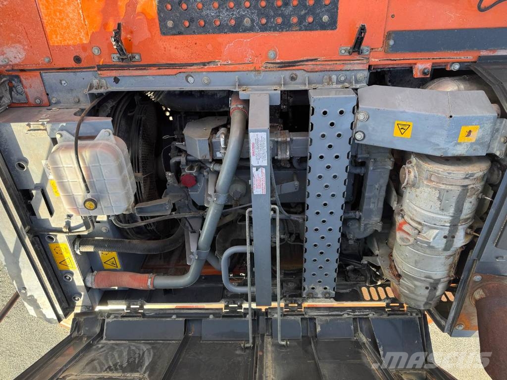 Hitachi ZX 350 LC-6 حفارات زحافة