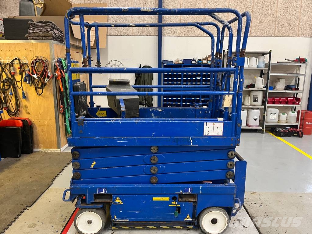 UpRight MX19 Scissor lifts