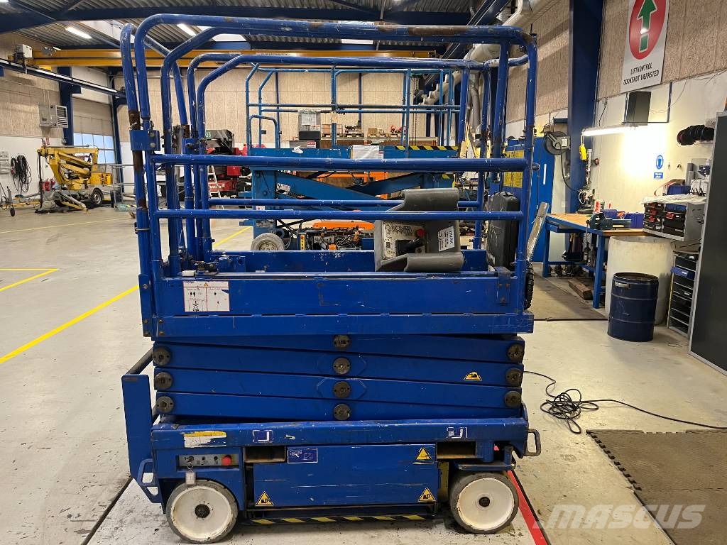 UpRight MX19 Scissor lifts