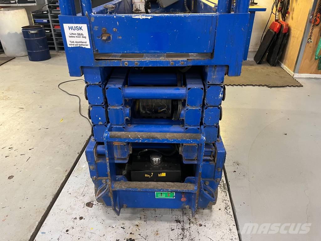 UpRight MX19 Scissor lifts