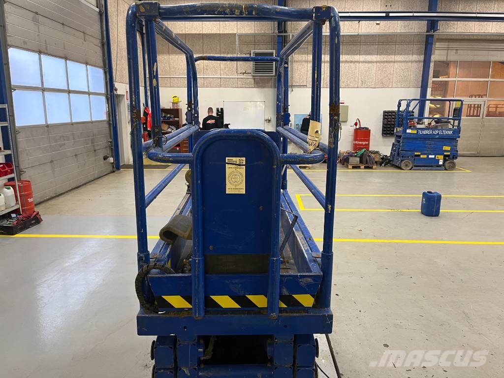 UpRight MX19 Scissor lifts