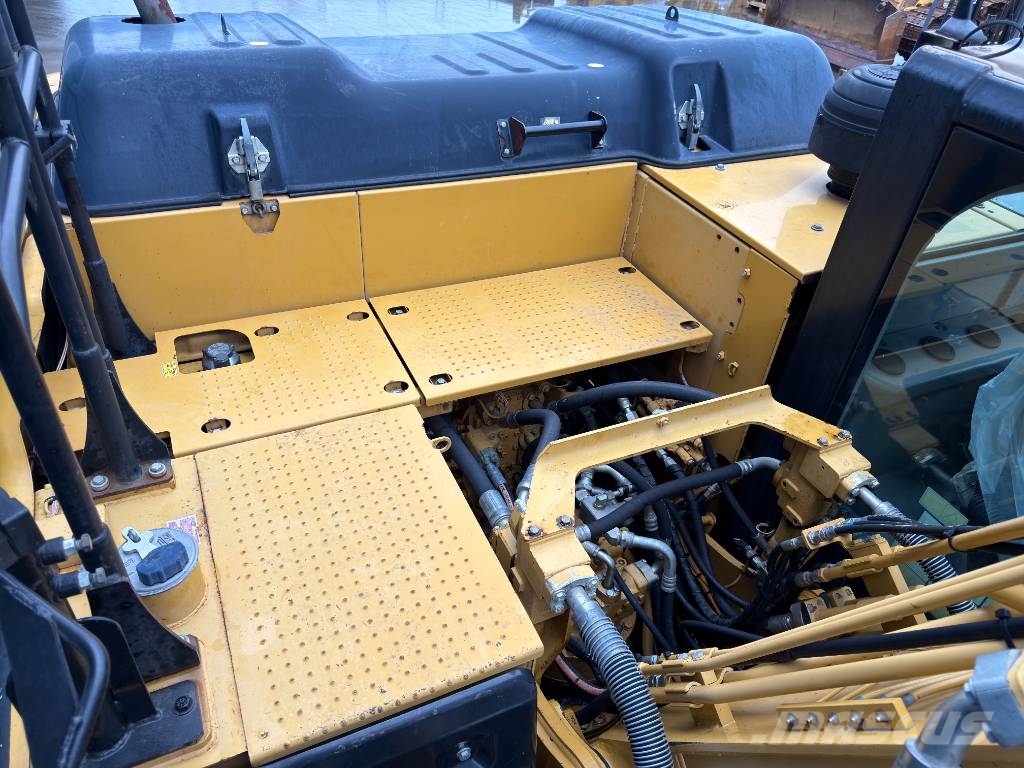 CAT 320E L Rupsgraafmachines