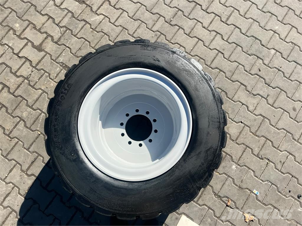 [div] WHEEL Combilift C14000 - TIRE Master Solid ملحقات ومكونات أخرى