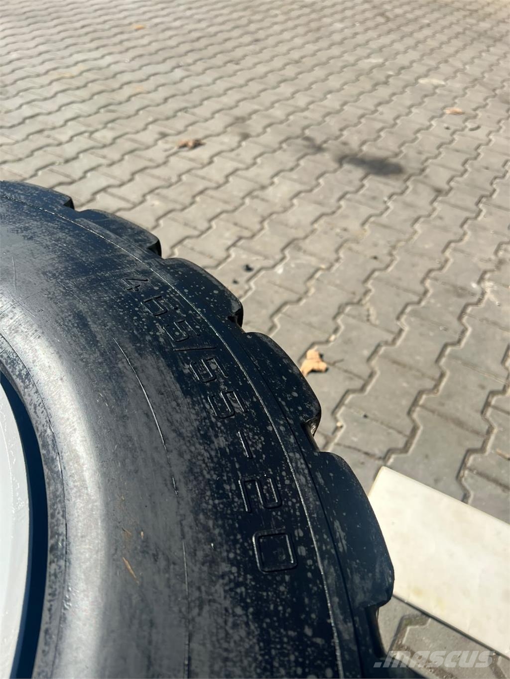  [div] WHEEL Combilift C14000 - TIRE Master Solid ملحقات ومكونات أخرى