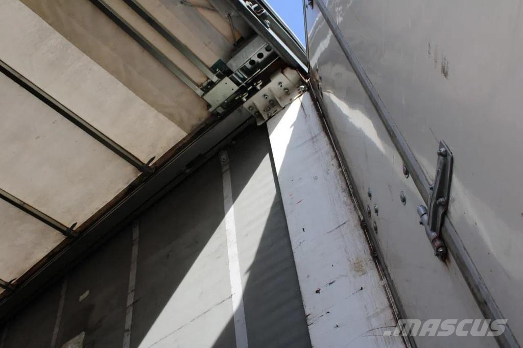 Iveco Stralis 510 + EURO 6 + STEERING AXLE شاحنات بغطاء جانبي