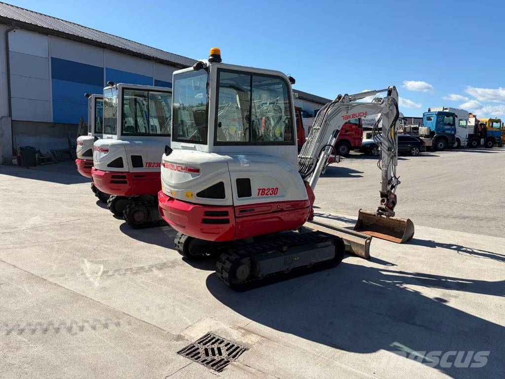 Takeuchi TB 230 3 ŽLICE POWERTILIT Mini excavators < 7t