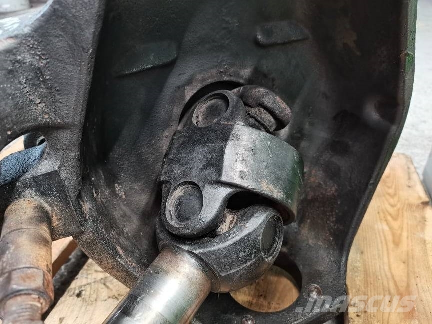 CLAAS Axion 830 {Carraro} crossover Gear