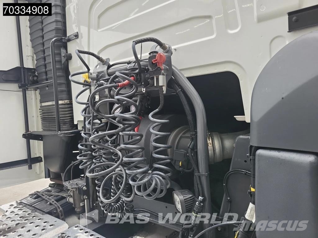 Volvo FH 460 4X2 Globe APK 08-2027 2x Tanks I-ParkCool Trekkers
