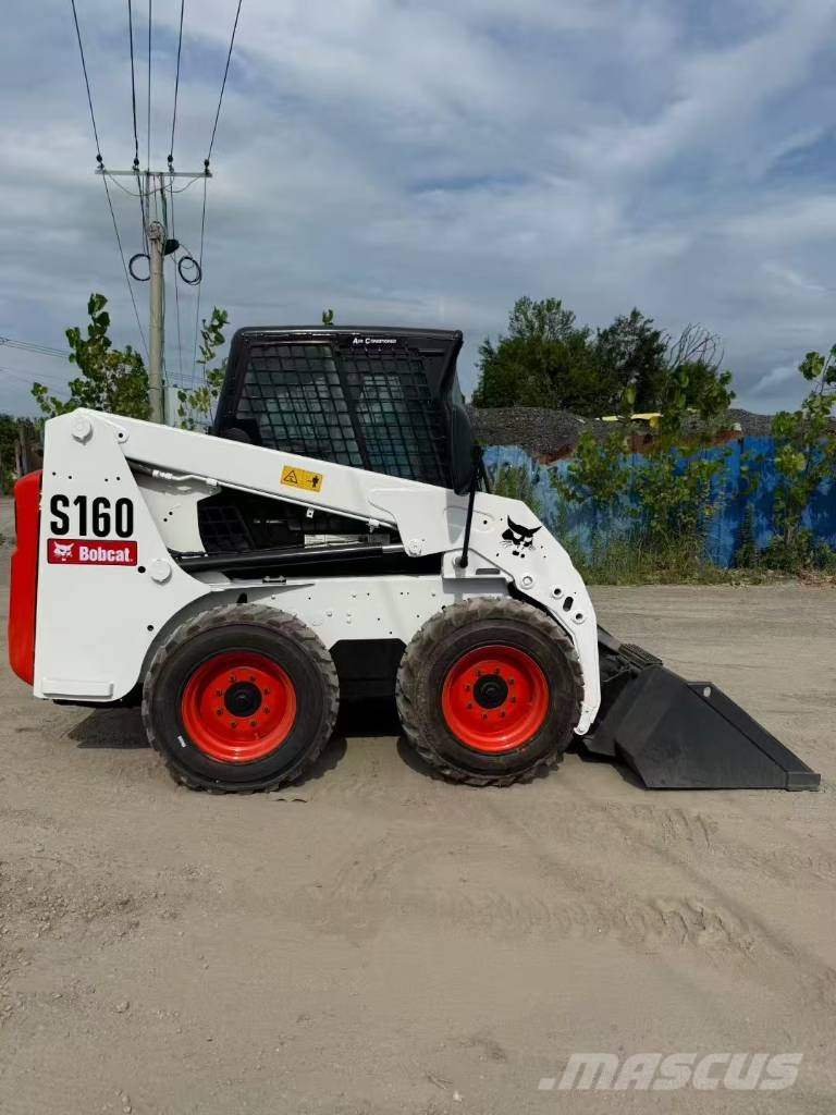 Bobcat S 130 Skid steer loaders