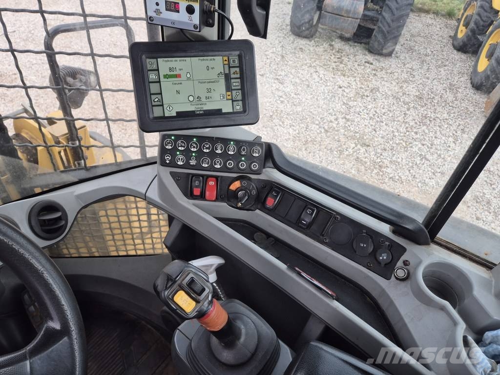 CAT 926 لوادر بعجل