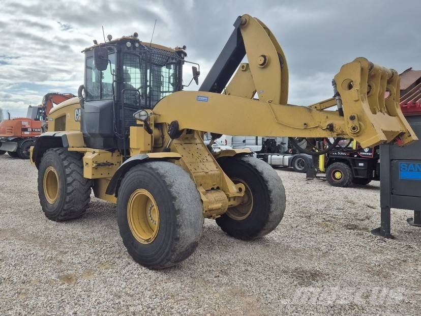 CAT 926 لوادر بعجل
