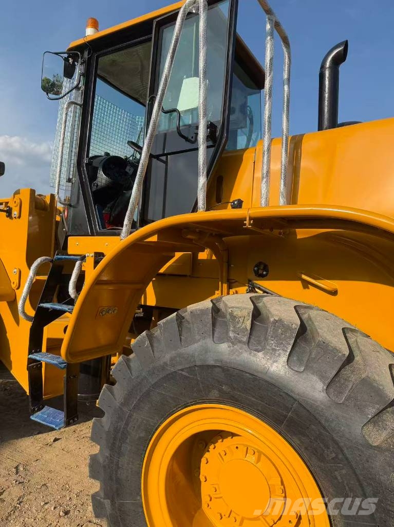 CAT 966 轮式装载机
