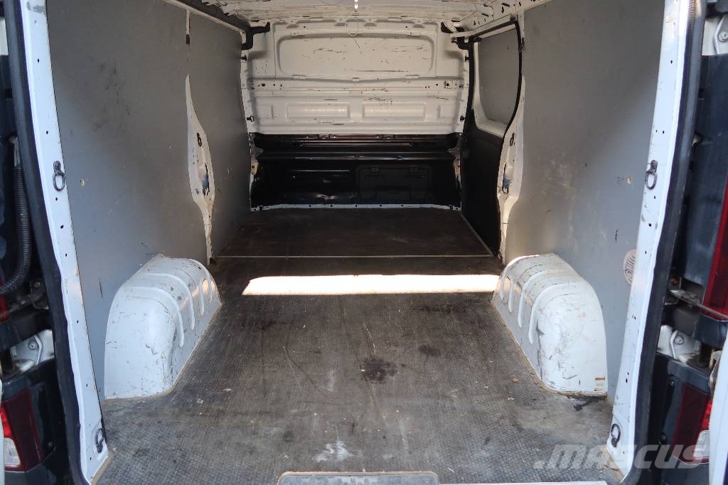 Renault TRAFIC Lieferwagen