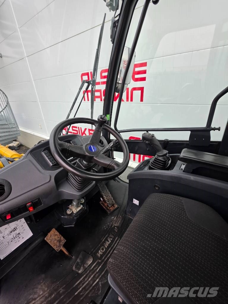 Komatsu WA 100 Rataslaadurid