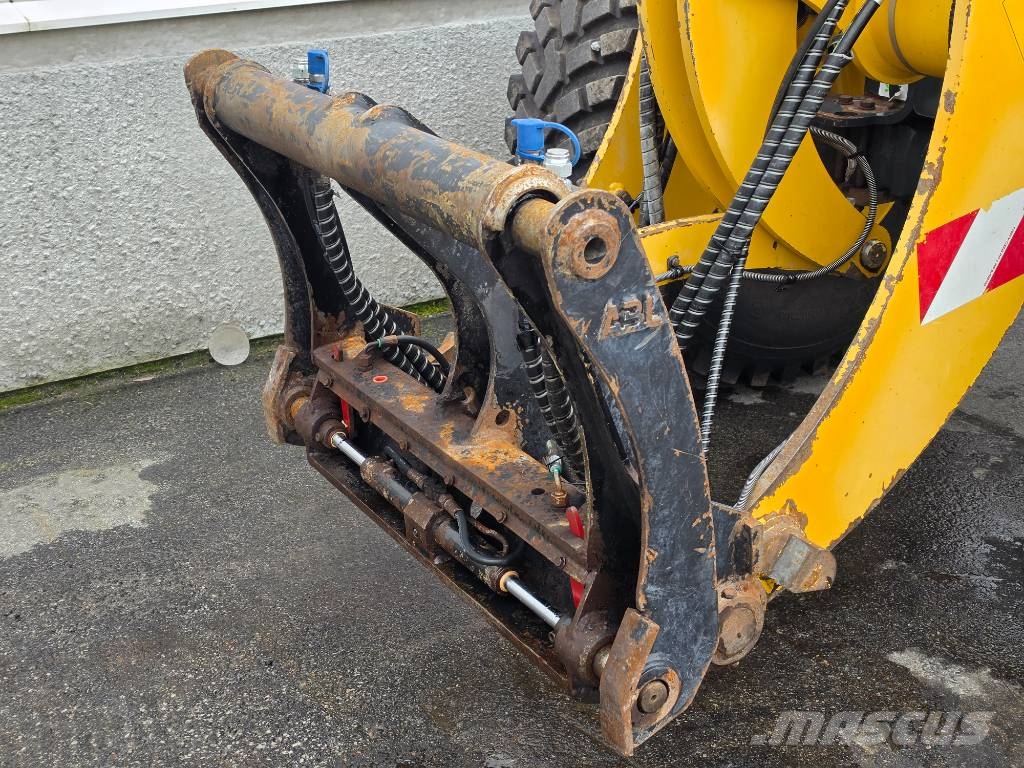 Komatsu WA 100 Rataslaadurid
