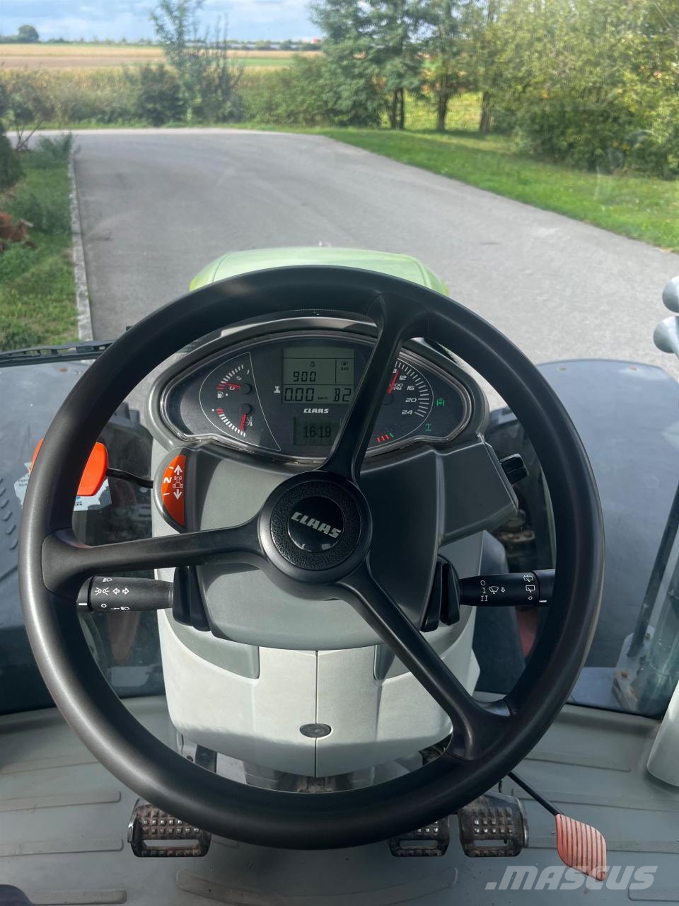 CLAAS Arion 650 CIS HEXASHIFT Tractoren