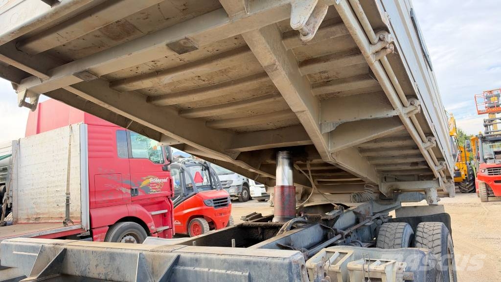 Mercedes-Benz ACTROS 2640 6x4 tipper - spring Самоскиди