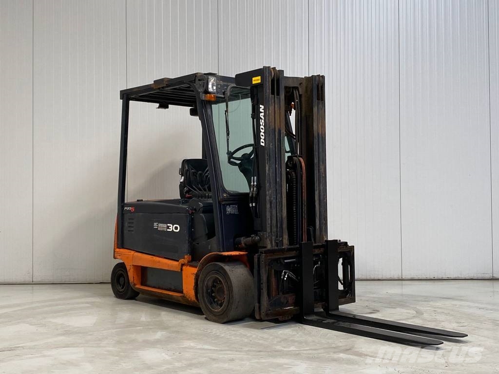 Doosan B30X-5 Chariots élévateurs électriques