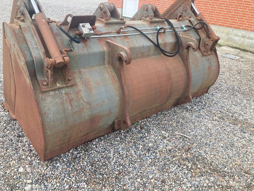 LSB Skovl m. overfald Buckets