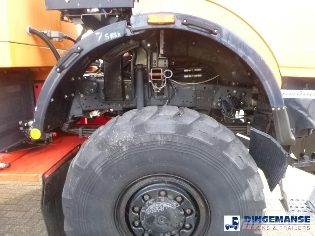 MB Trac SK 2031 4x4x4 Schmidt CJS9 airport sweeper snow pl Snow groomers