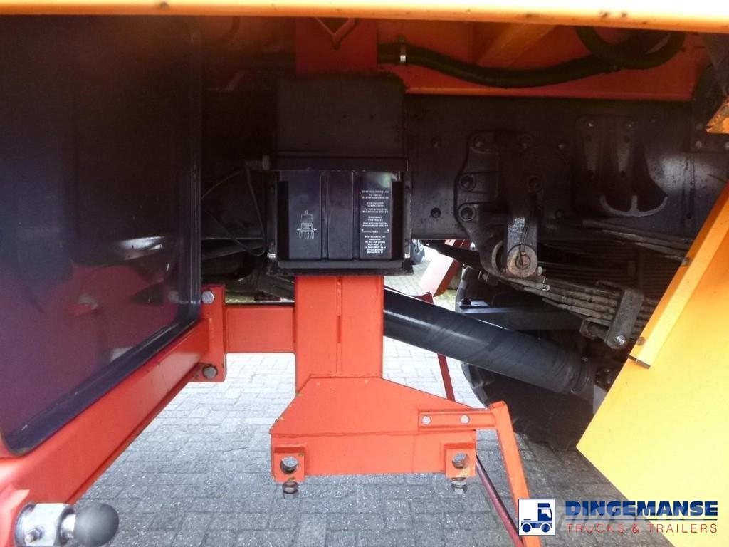 MB Trac SK 2031 4x4x4 Schmidt CJS9 airport sweeper snow pl Snow groomers