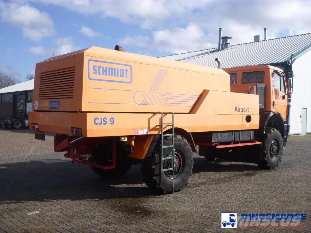 MB Trac SK 2031 4x4x4 Schmidt CJS9 airport sweeper snow pl Snow groomers