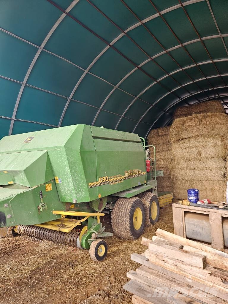 John Deere 690 Lis na hranaté balíky