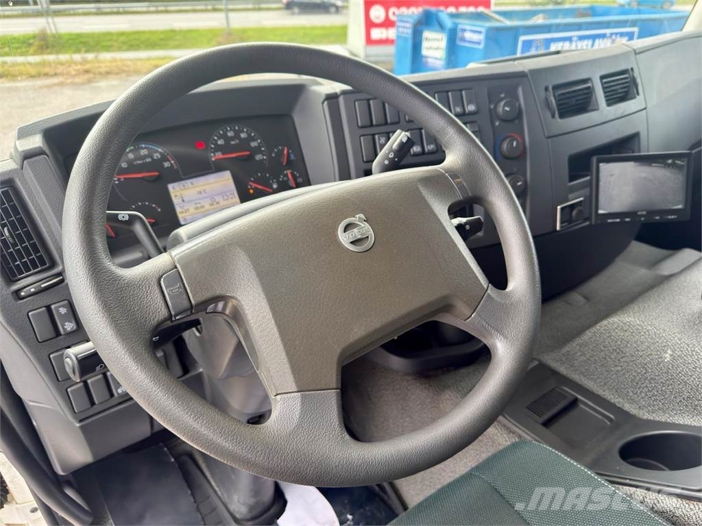 Volvo FE320 4x2 貨箱式卡車