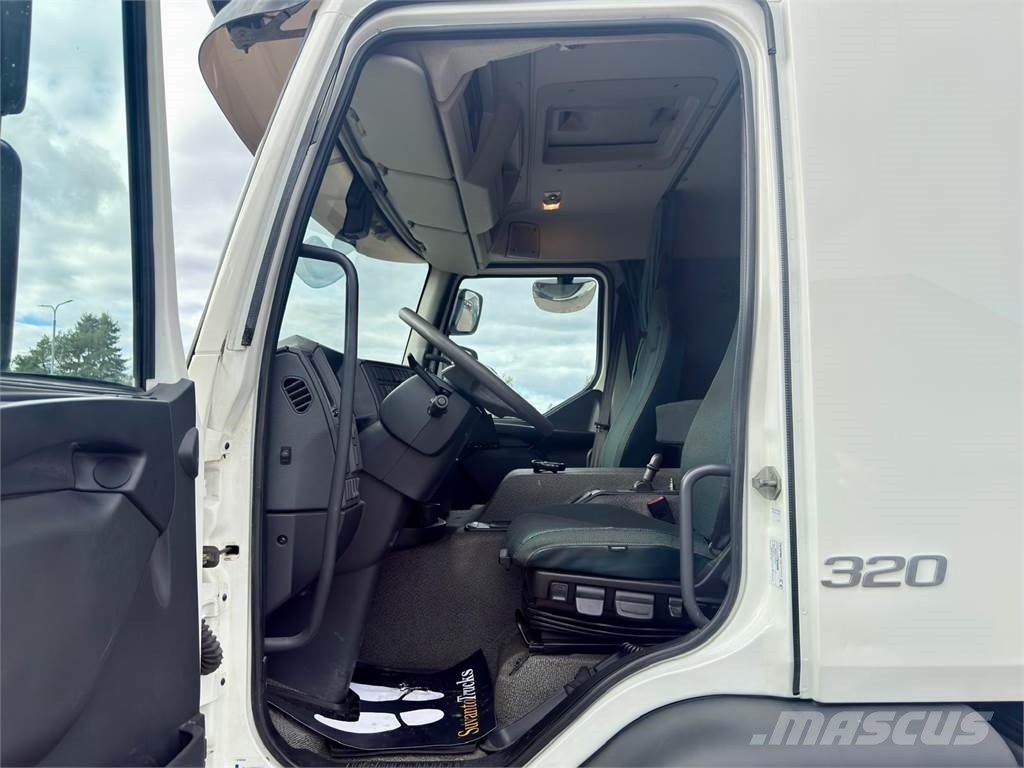 Volvo FE320 4x2 貨箱式卡車
